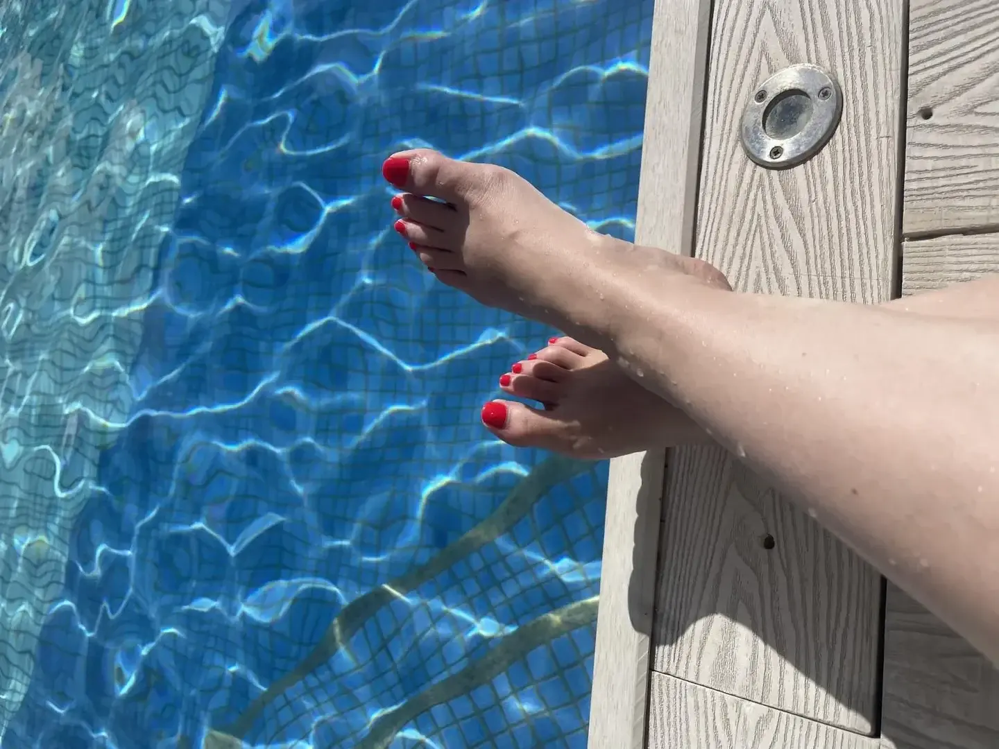 Photo de couverture de Adina-feet