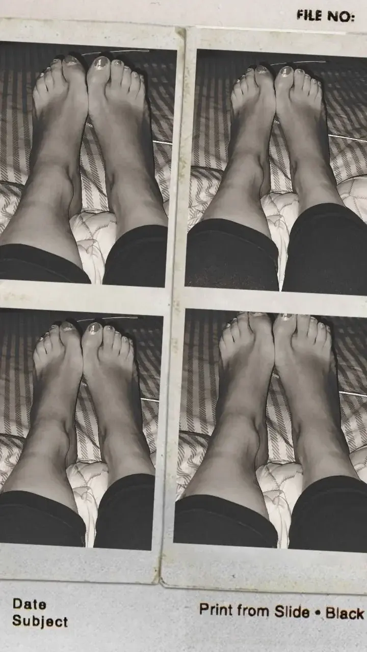 Leak & nude 1 — Pieds_soyeux_fetichist