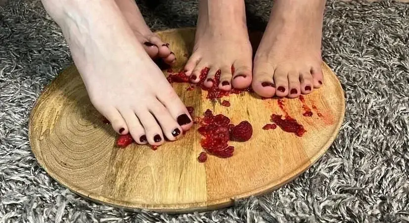 Leak & nude 4 — Prendtonpieds