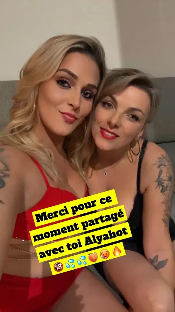Vien me voir jouer avec ma copine 🥵🥵🥵