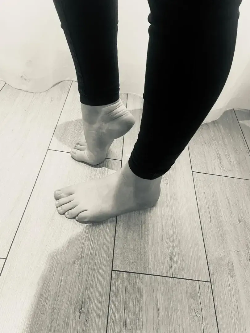 Leak & nude 5 — Pieds-mlle-carlie