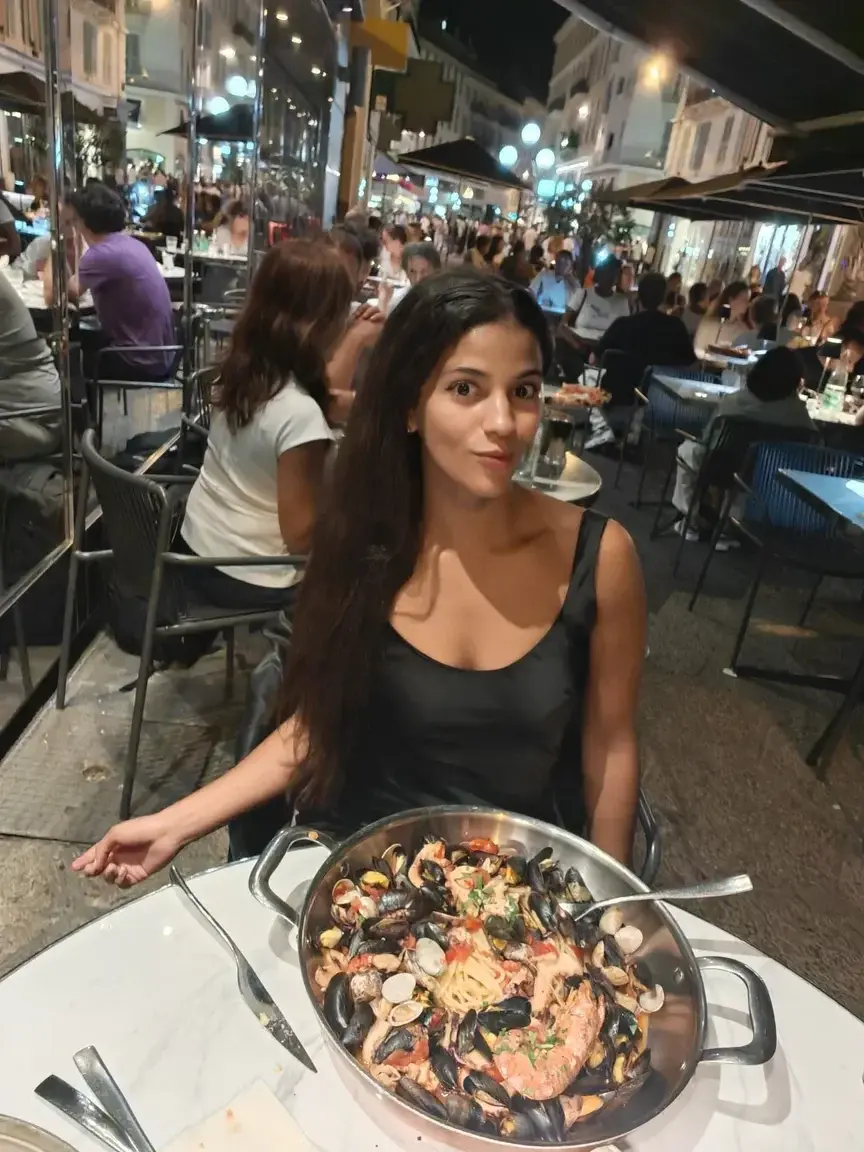 Trop mignonne pour être sage 😇 Abonne-toi et viens discuter avec moi en privé 💕 #mymfans #frenchgirl #sexyfit