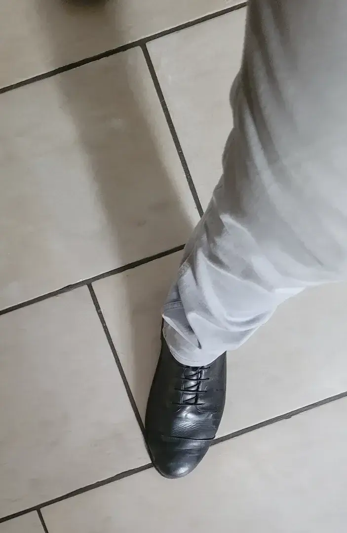 Leak & nude 3 — Bi-feet