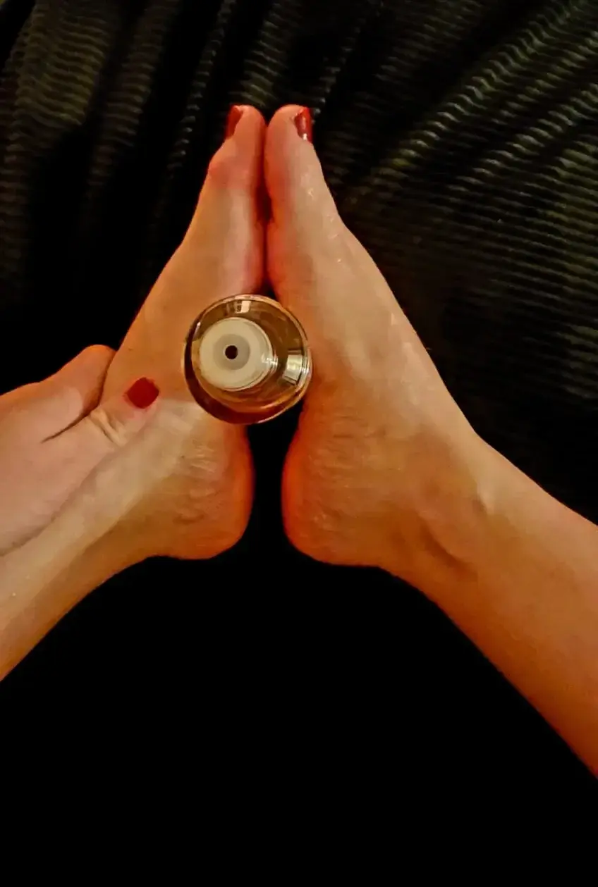 Leak & nude 9 — Bi-feet