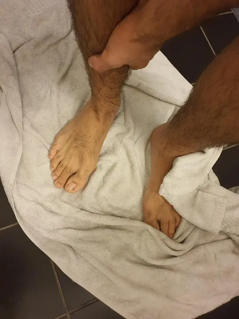 Leak & nude 4 — Hairygreekwidefoot