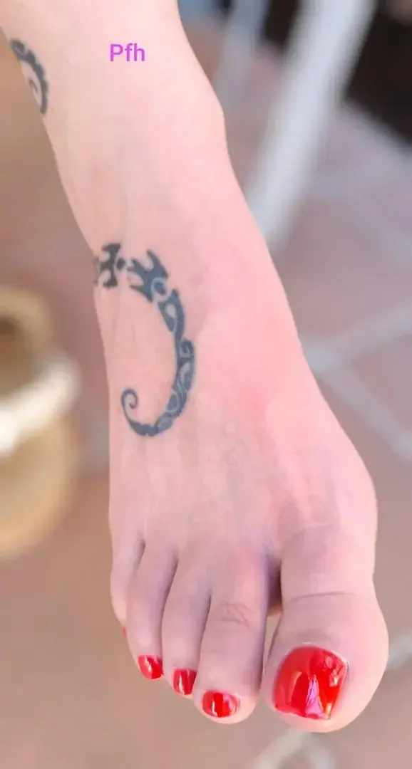 Leak & nude MYM — Princesse_feetandheels : « média » (MYM)