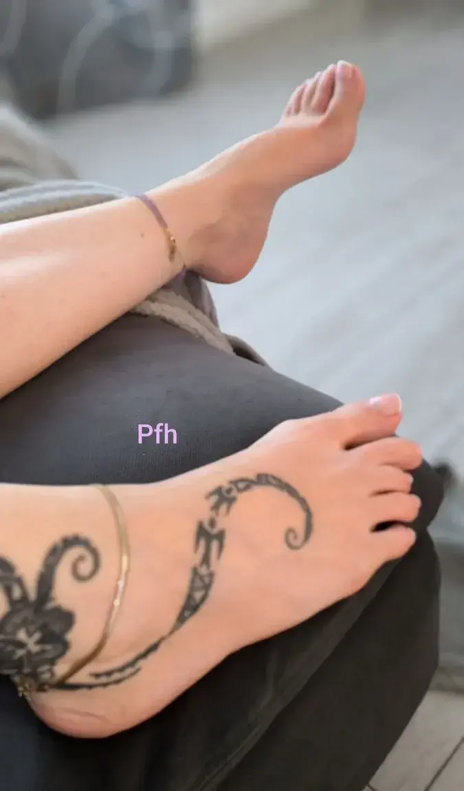 Leak & nude MYM — Princesse_feetandheels : « Nouvelle pédicure » (MYM)