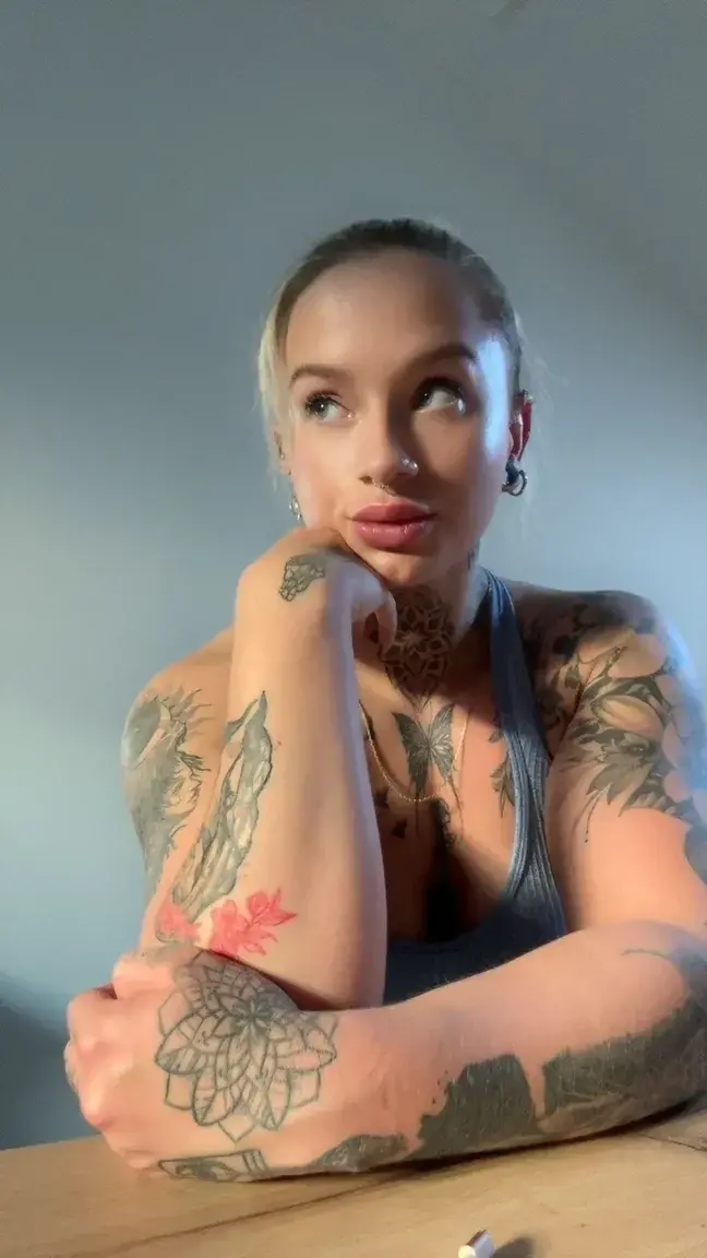 ABONNEMENT GRATUIT SANS CODE (Les 5 premiers auront une photo épicée 🌶️ )