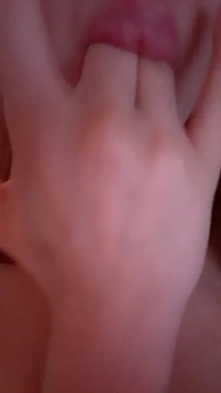 Leak public de Lola_pco — « 👅 » (nude) sur MYM