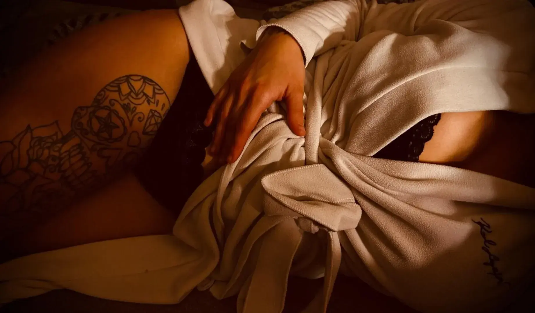 Leak & nude MYM — Sweetmood : « Nuit pleine de douceur 🌙 » (MYM)