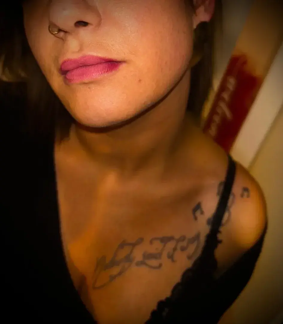 💋 juste dans le cou 😍
