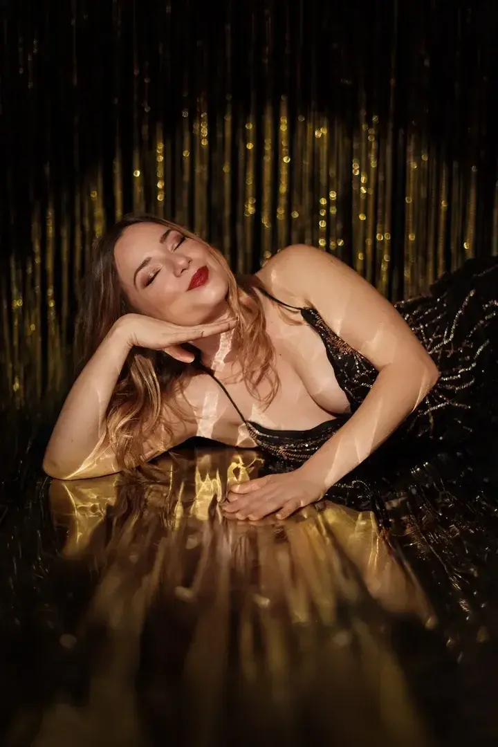 Leak public de Celinegld — « Bonne année !! ❤️✨encore une année ensemble » (nude) sur MYM