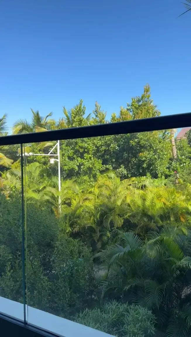Ces coups de soleil c'est une folie haha !Bientôt je vous montre le prochain lieu qu'on a fait
