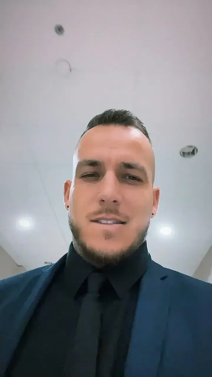 😈