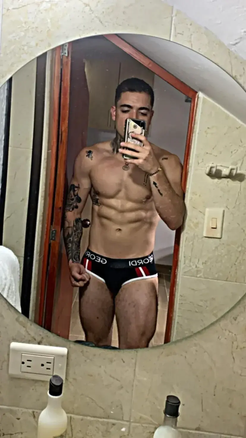 Leak & nude 11 — Aronwade