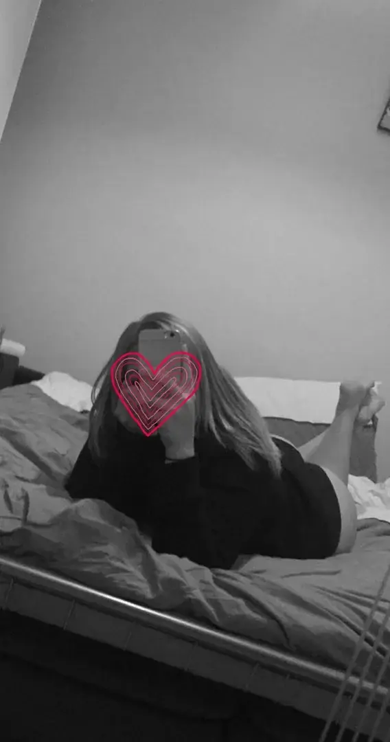Leak & nude 2 — Feet_blonde_