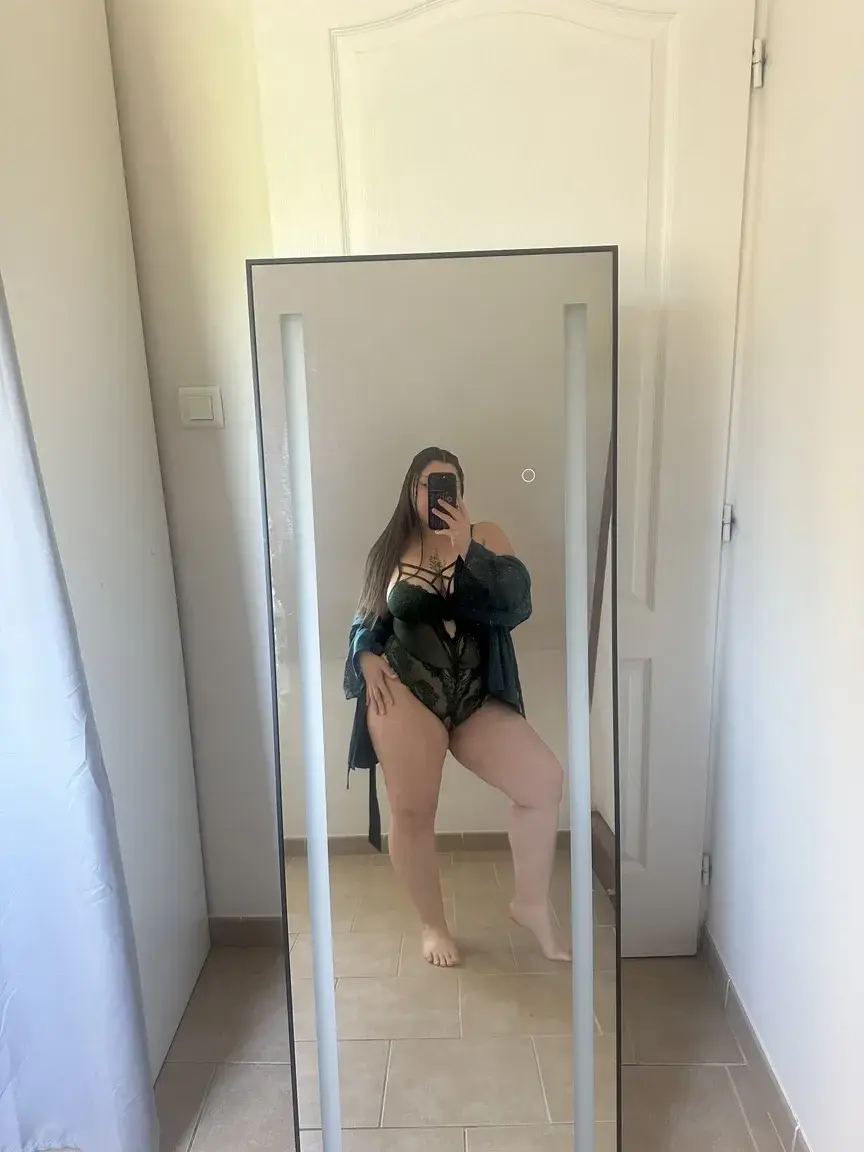Leak & nude MYM — Mia_demone : « 🚨ABO GRATUIT code MAI26 » (MYM)