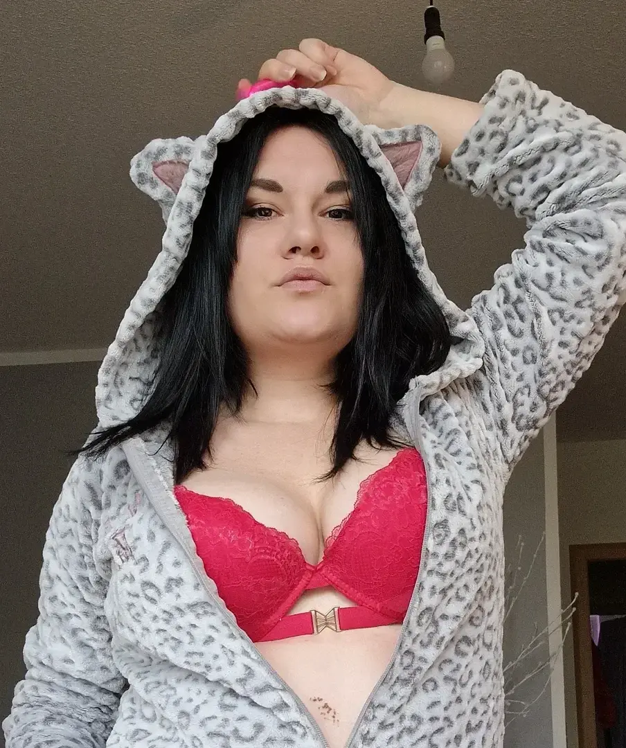 Hey babe! ❤️ its me Lisa !#hot #curvy #inked #tattooed #milf