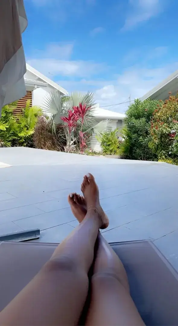 Leak & nude 1 — Senorita_feet