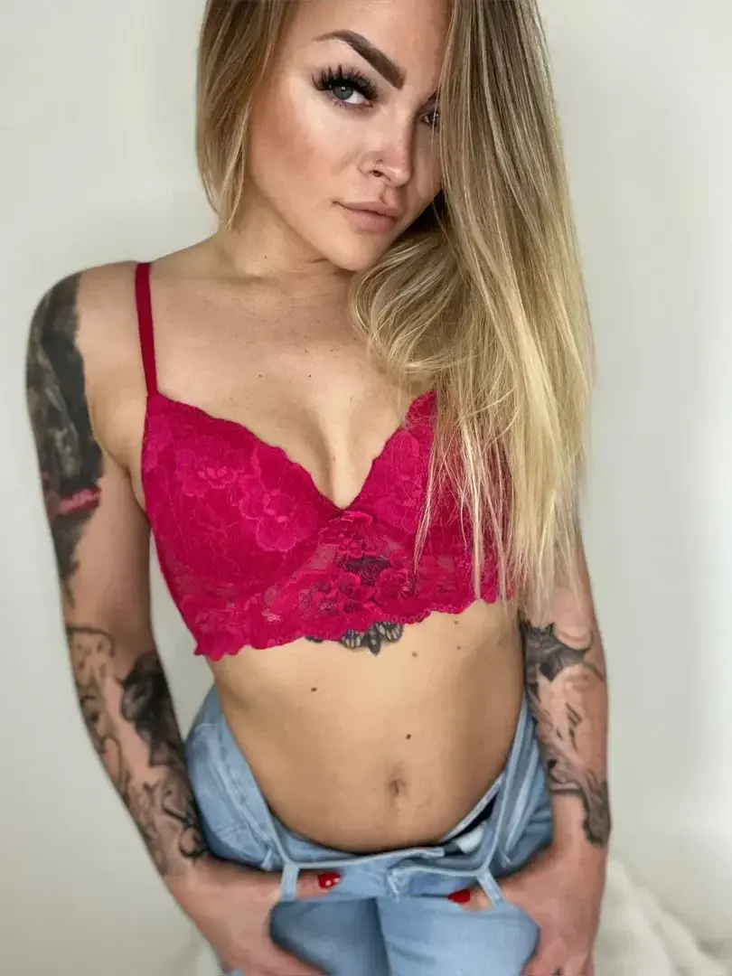 Leak public de Evadlsk — « Wer hilft mir heute?🥵💦🥰 » (nude) sur MYM