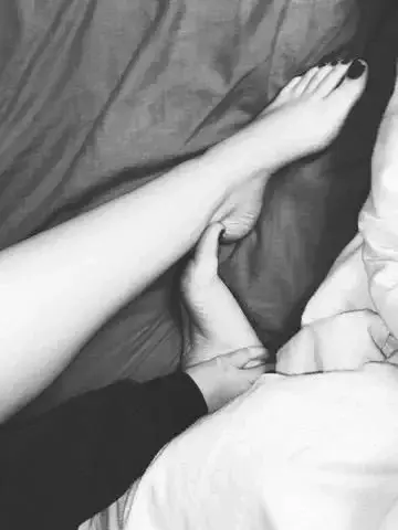Leak & nude 5 — Foxyfeetgirl
