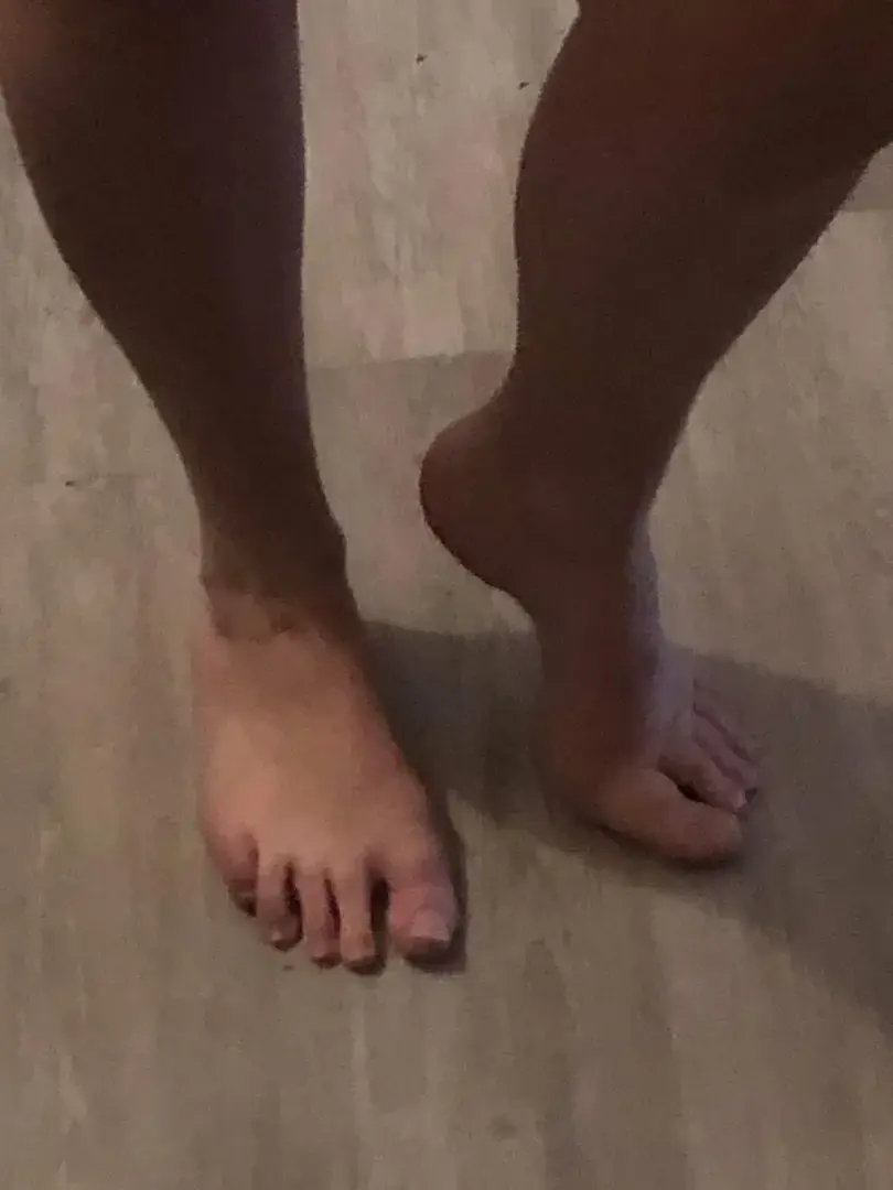 Leak & nude 1 — Piedsparfaits_