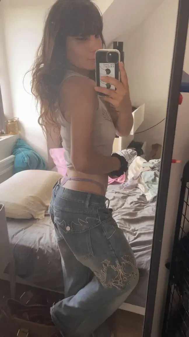 Si je te chuchotais quelque chose à l’oreille, tu aimerais entendre quoi ? 💋