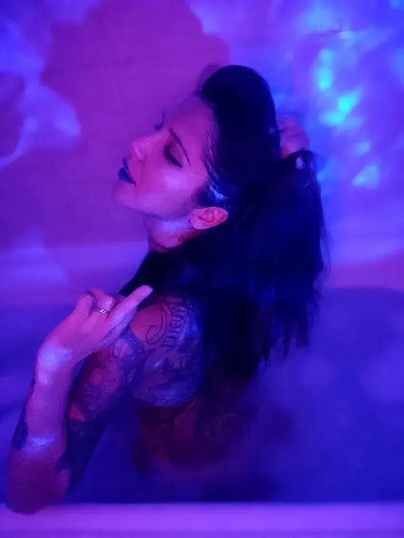 Leak & nude 3 — Tenera_sf