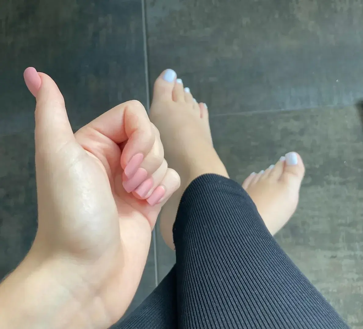 Leak & nude 1 — Piedileatrezy