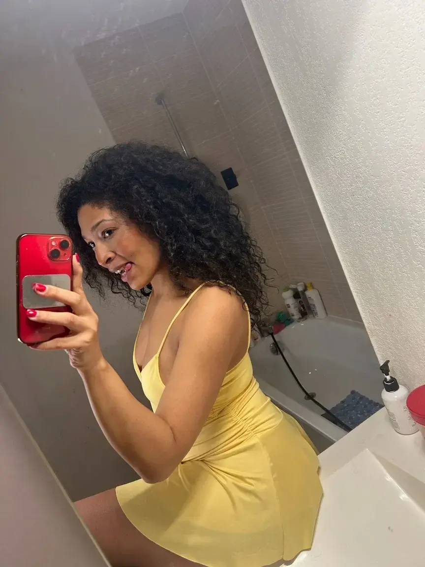 NINA, 26 ANS, FRANCO-BRÉSILIENNE 🇫🇷🇧🇷 ABO 100% GRATUIT 🤍 viens me dire bonjour, j’ai une surprise pour toi 👀