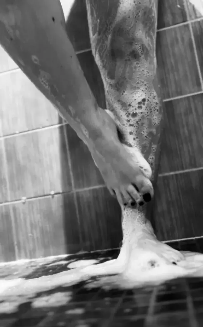 Leak & nude 3 — Foxyfrenchfeet