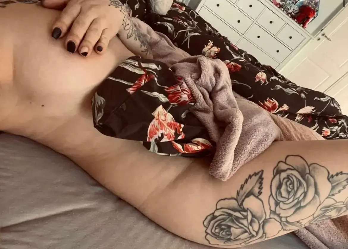 Würdest du gerne mit unter die Decke kommen Baby ?🤫