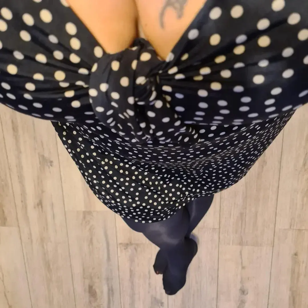 Leak & nude 4 — Sensual_feet_story