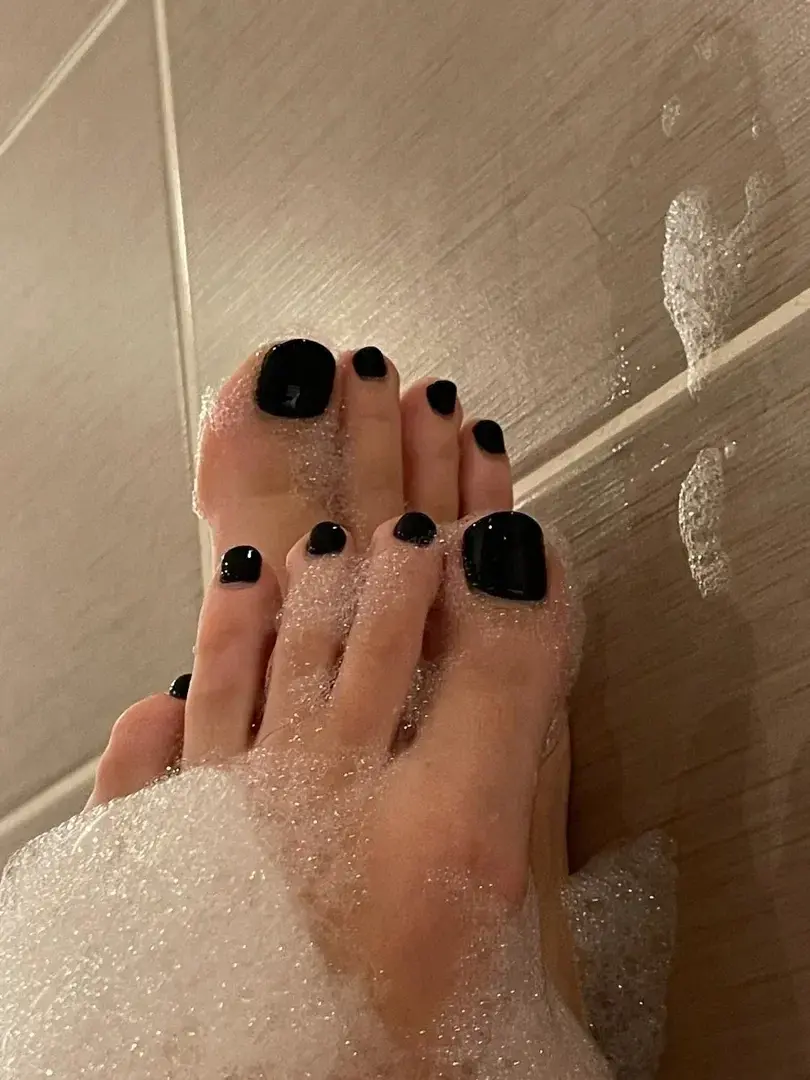 Leak & nude 6 — Myfeetonyourscreen