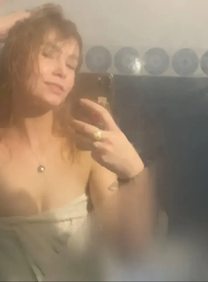 Leak & nude MYM — Jujupiter : « Rapproche-toi doucement.✨Code gratuit pour venir me parler : JUJUX✨🍑Réabo -49% code : HOT49🍑🟢Abo sans code = 1 photo offertes🟢 » (MYM)