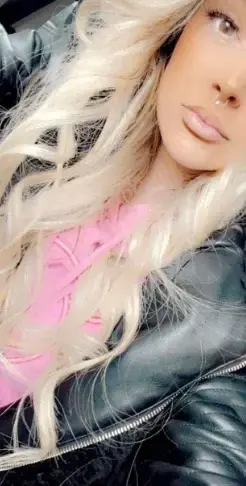 Bon we mes chéris. Nouveau contenu en partie abonnés et en médias privés. BisousPS : Contenu où je suis 100% nue !!!