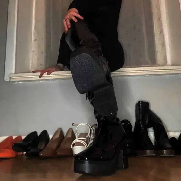 Tu rêves de les lécher#moneyslave #findom #domina #feet #paypig