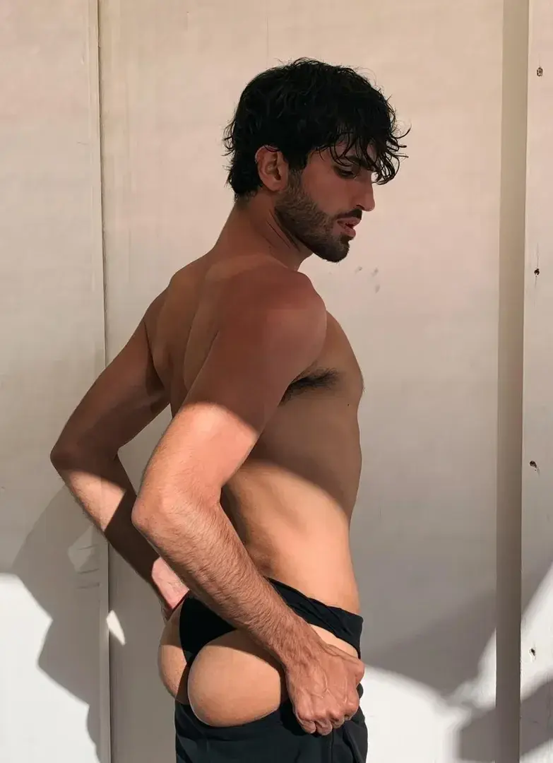 Leak & nude 2 — Amostack
