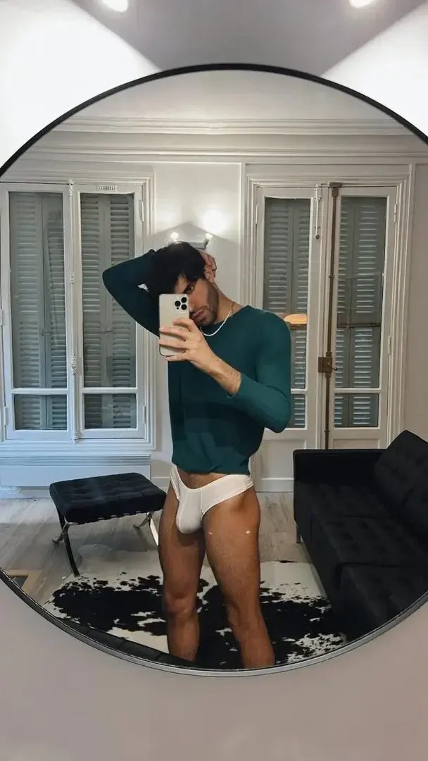 Leak & nude 3 — Amostack
