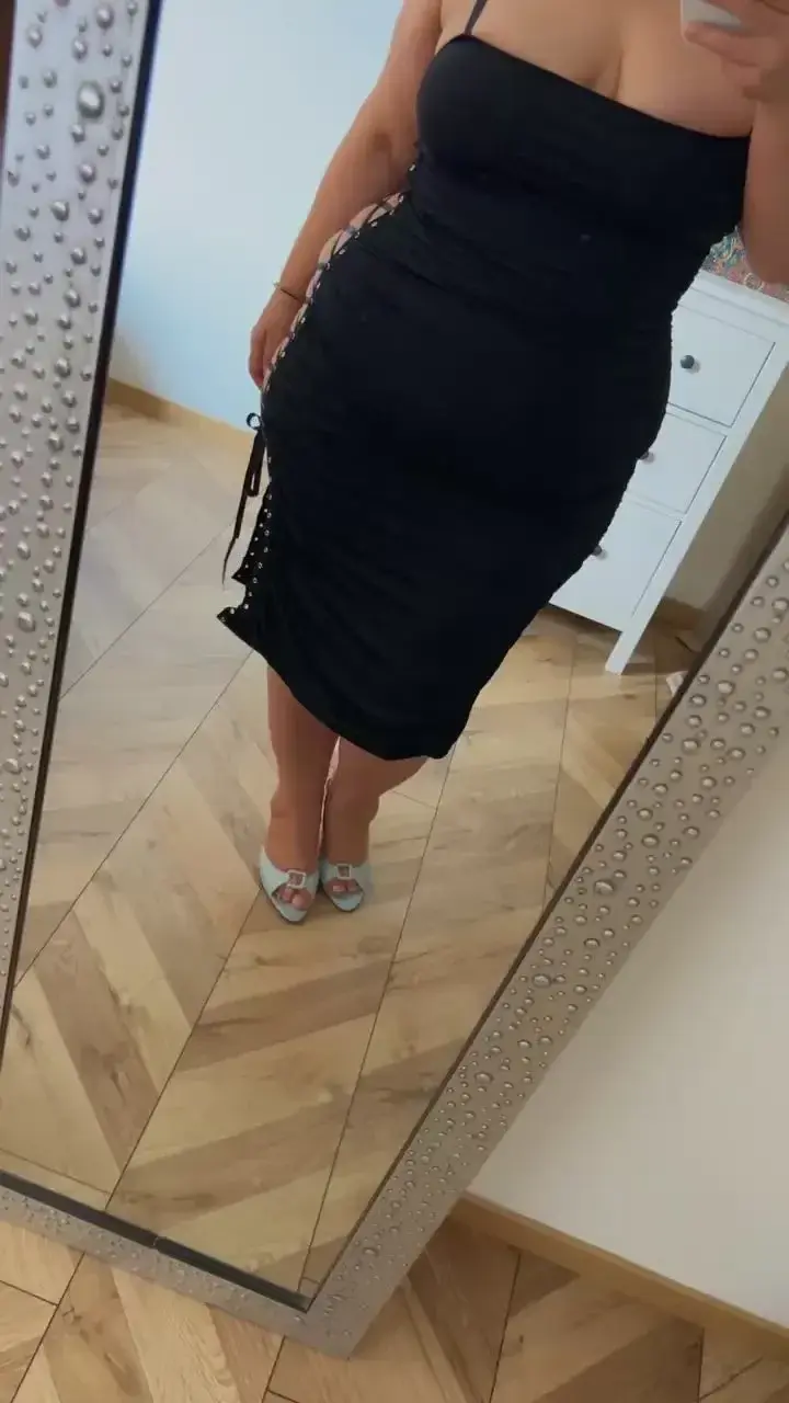 Évidemment je ne porte pas de sous vêtements 🖤😈