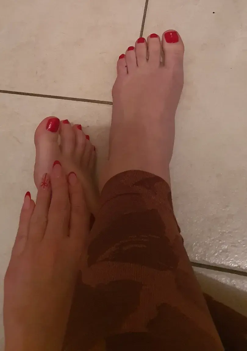 Leak & nude 3 — Myfeet4