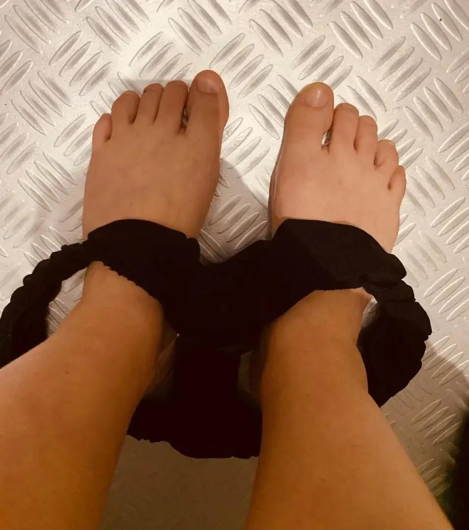 Leak & nude 2 — Piedsexy63
