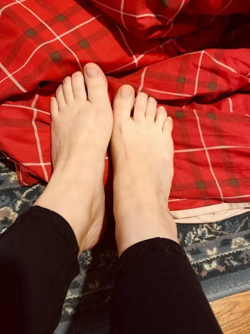 Leak & nude 4 — Piedsexy63
