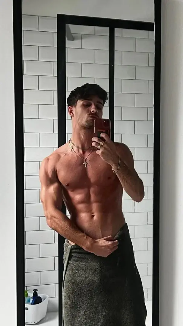 Baptiste_dct — média 7 | French Modèles