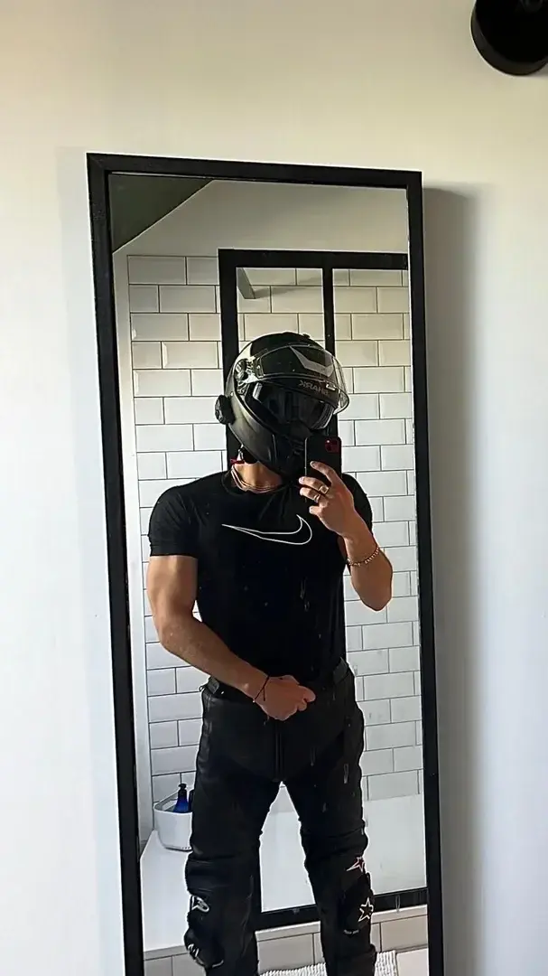 Leak & nude MYM — Baptiste_dct : « Motard boy » (MYM)