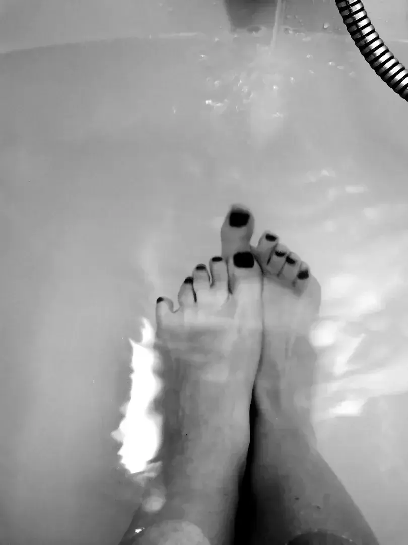 Leak & nude 2 — Feetsexpussy