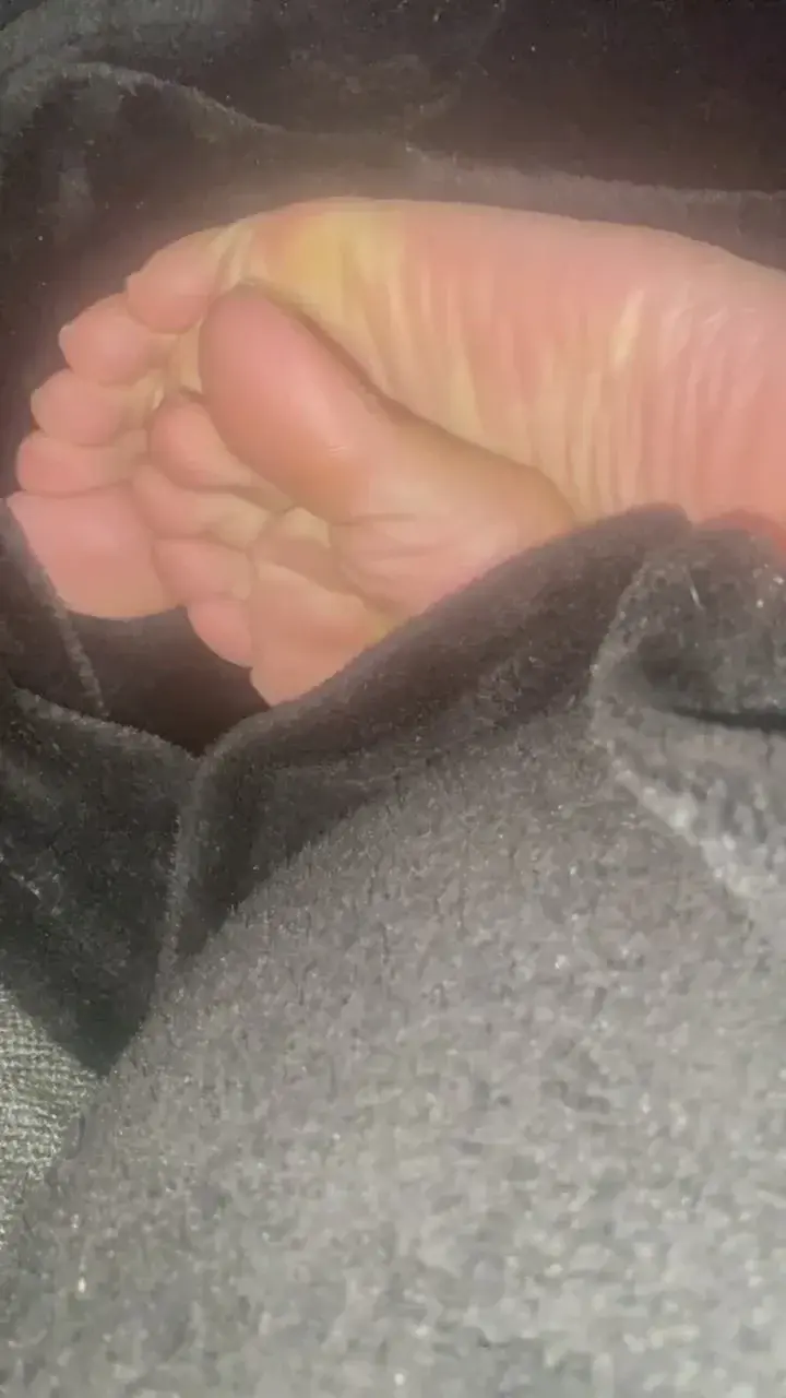 Focus#Feetlovers #NaturalToes #Toes #Pieds #Fetichiste #model #Cutefeet