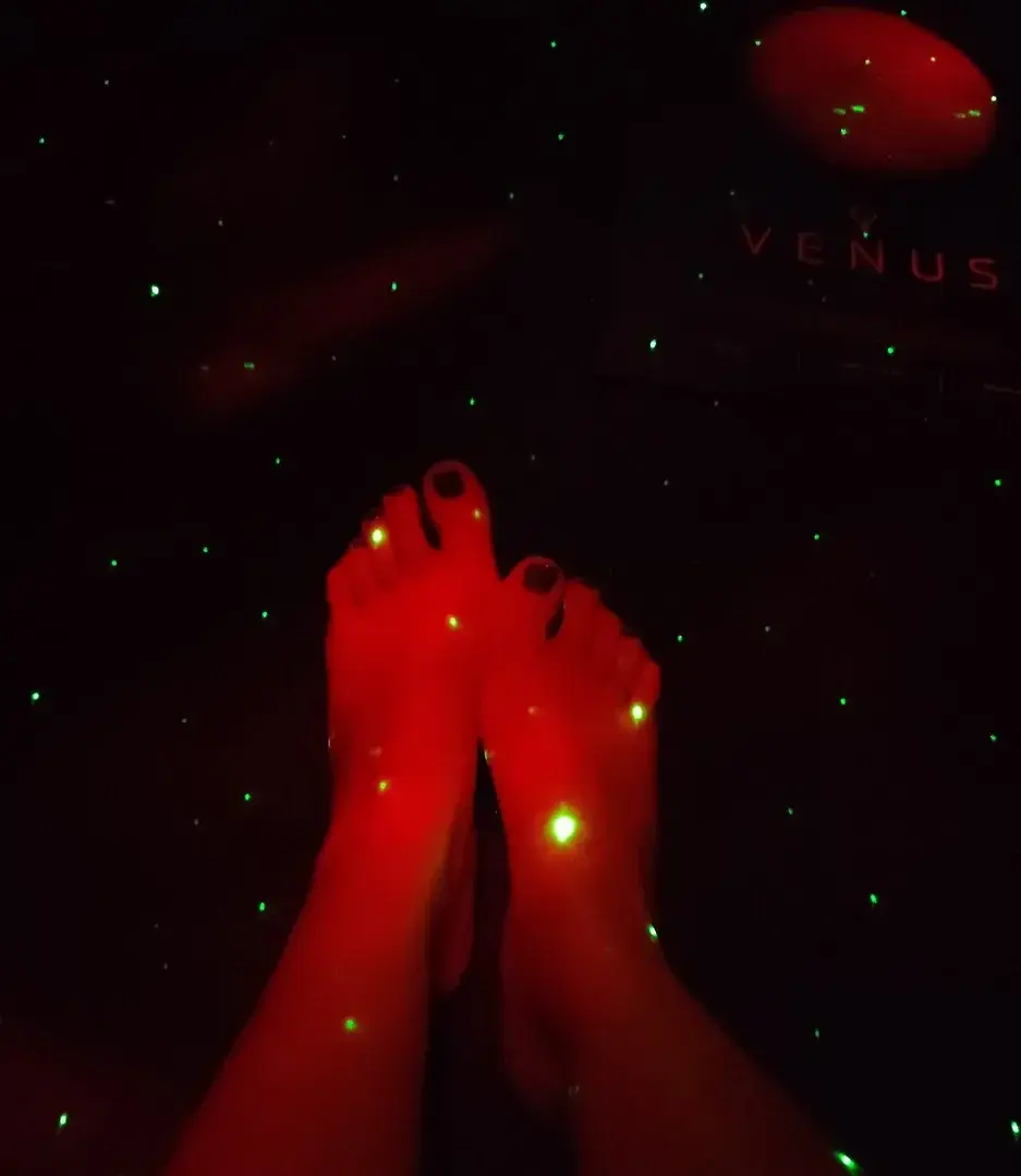 Leak & nude 2 — Lespetitspiedsderaura
