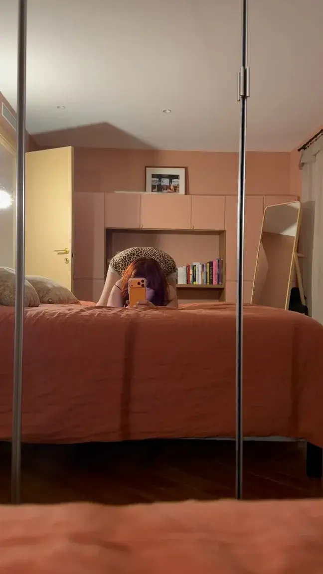 Ce soir je suis complètement bourré, ça me donne envie de me goder le cul