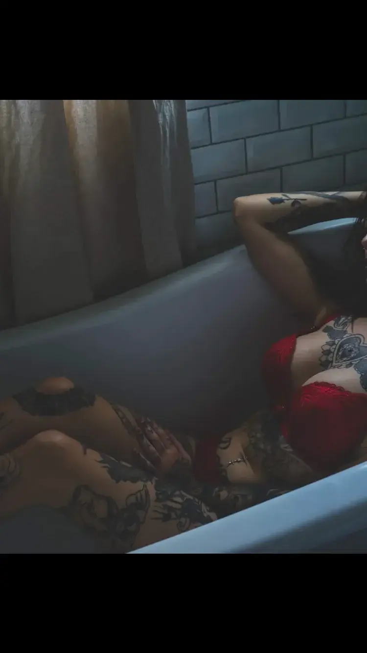 Leak & nude 5 — Prettyinkfeet